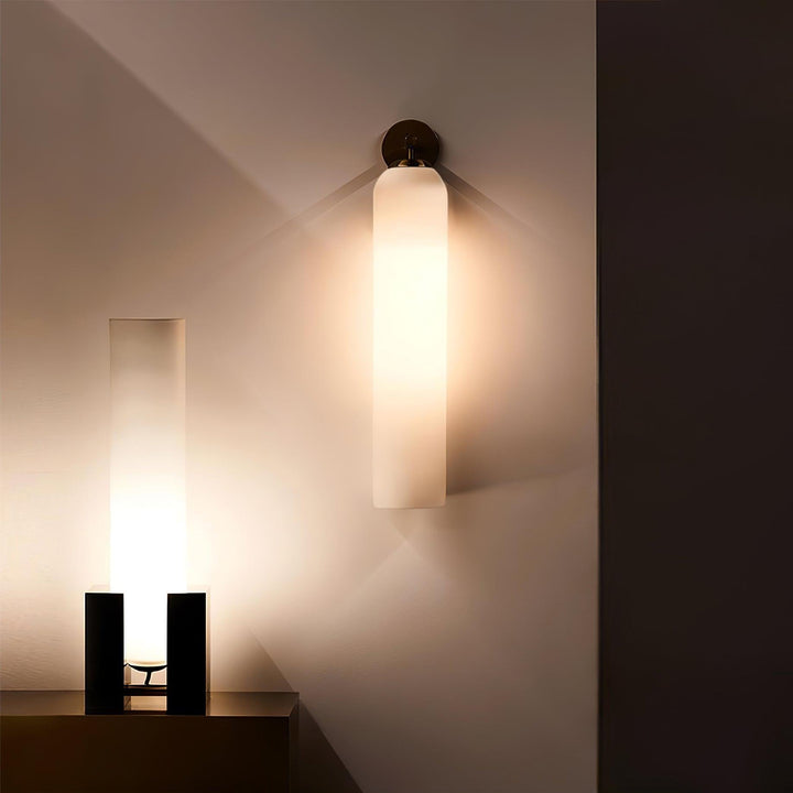 Szklana lampa ścienna