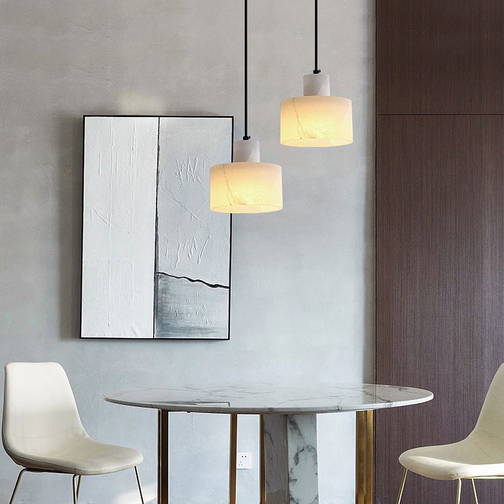 Skandynawska prosta lampa wisząca z białego marmuru