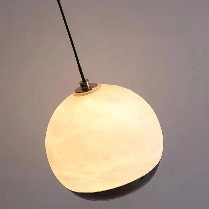 Nordycka Marmurowa Lampa Wisząca z Alabastru