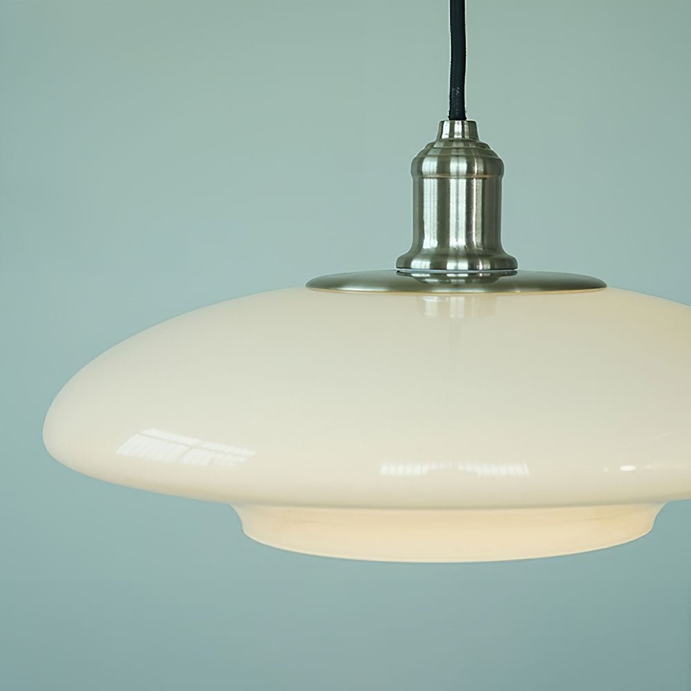 Nowoczesna lampa wisząca z białego szkła
