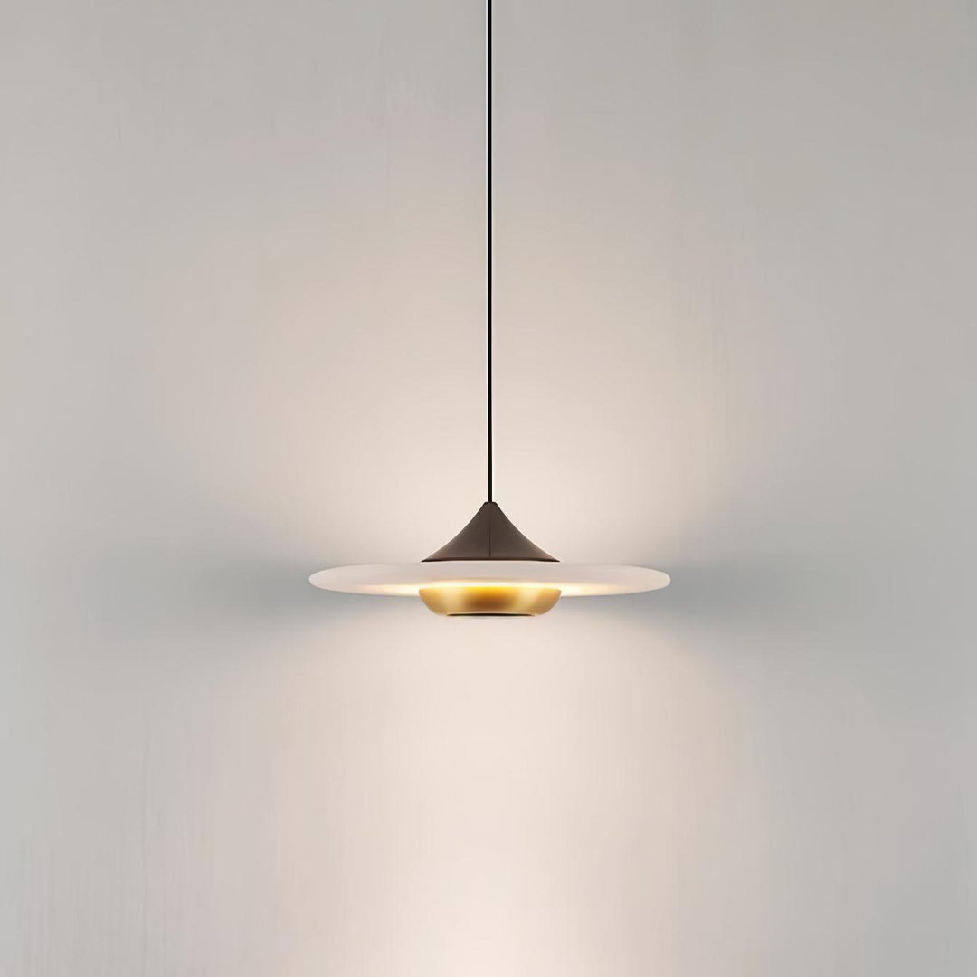 Lampa Wisząca W Kształcie Latającego Spodka z Marmuru