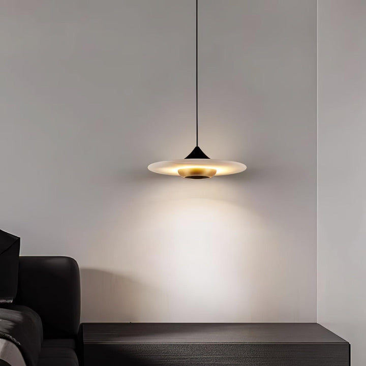 Lampa Wisząca W Kształcie Latającego Spodka z Marmuru