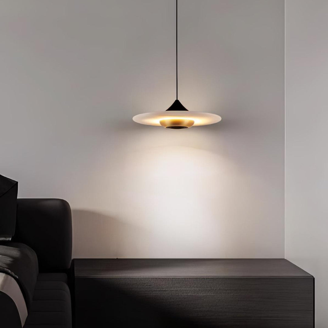 Lampa Wisząca W Kształcie Latającego Spodka z Marmuru