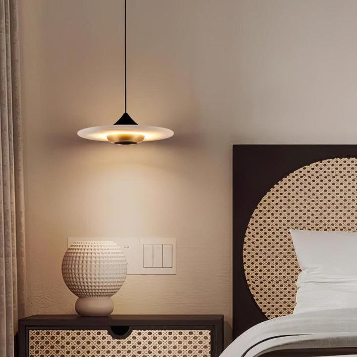 Lampa Wisząca W Kształcie Latającego Spodka z Marmuru