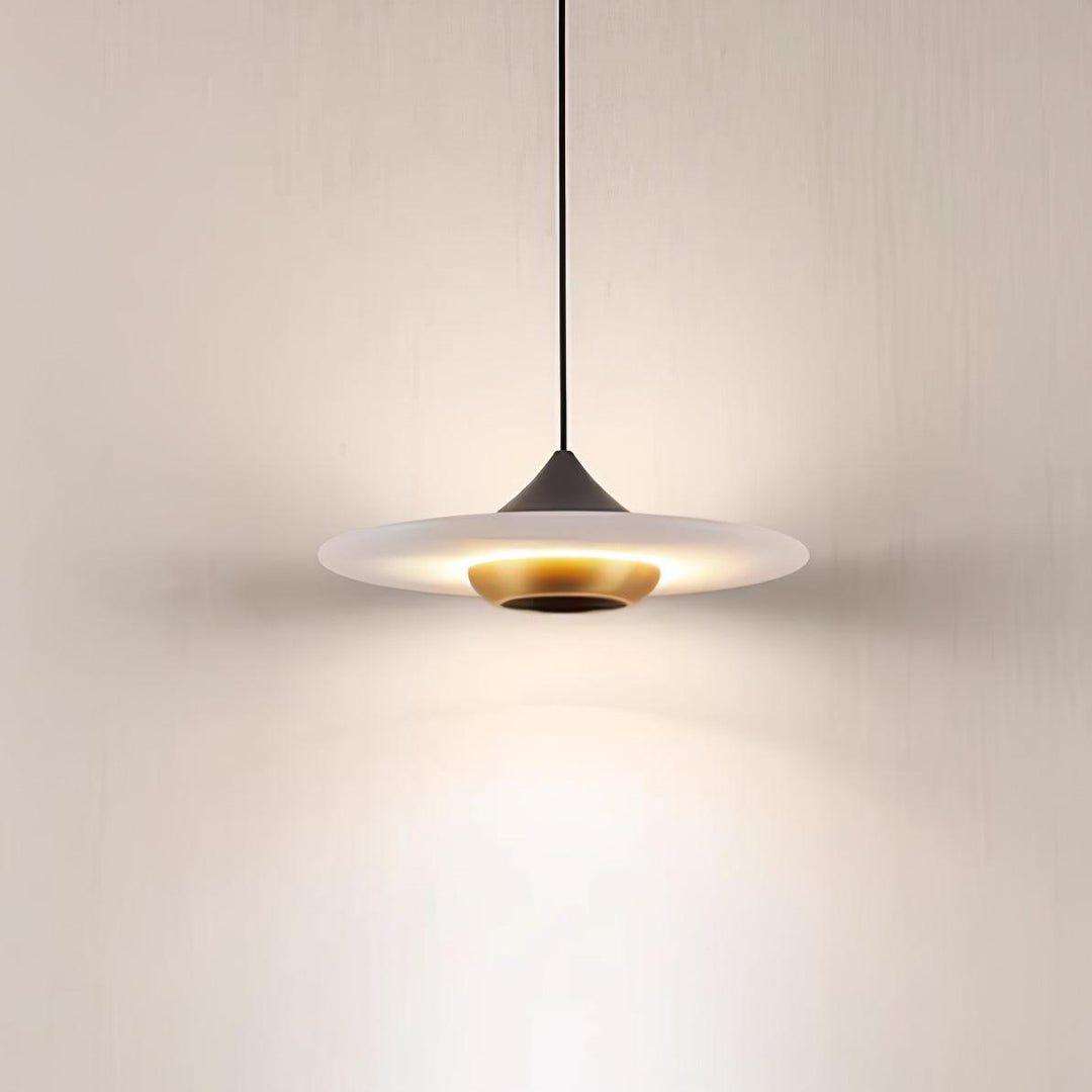 Lampa Wisząca W Kształcie Latającego Spodka z Marmuru
