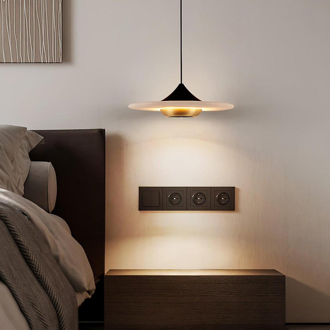 Lampa Wisząca W Kształcie Latającego Spodka z Marmuru
