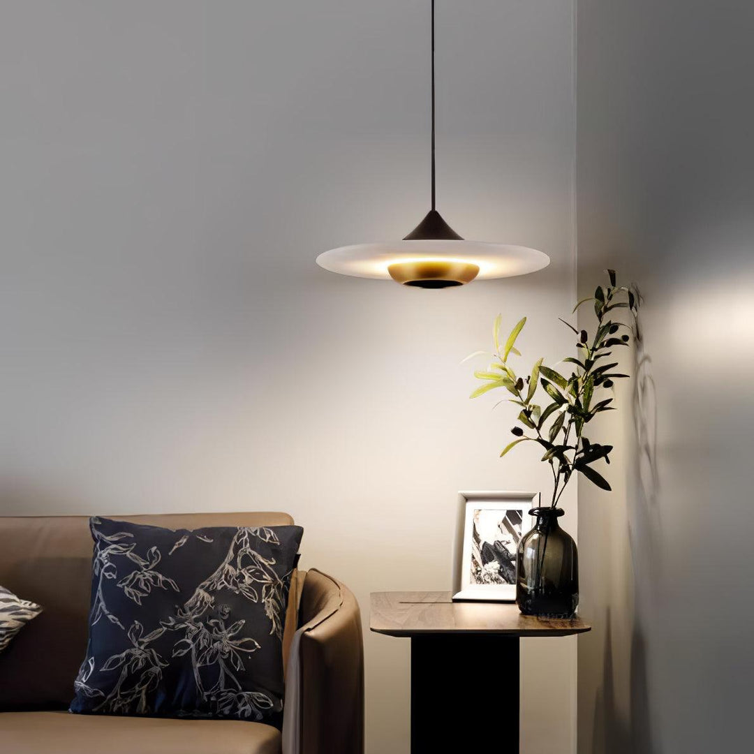 Lampa Wisząca W Kształcie Latającego Spodka z Marmuru