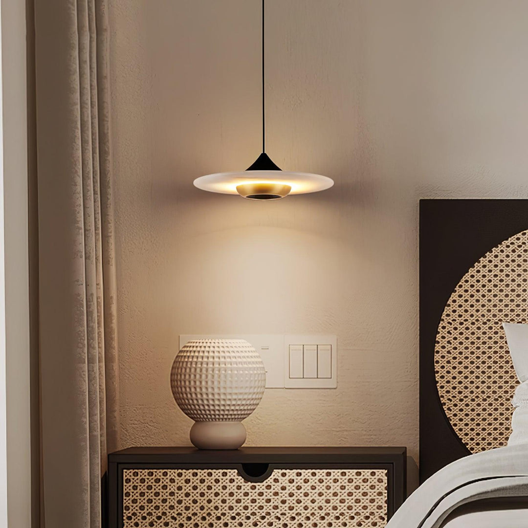 Lampa Wisząca W Kształcie Latającego Spodka z Marmuru