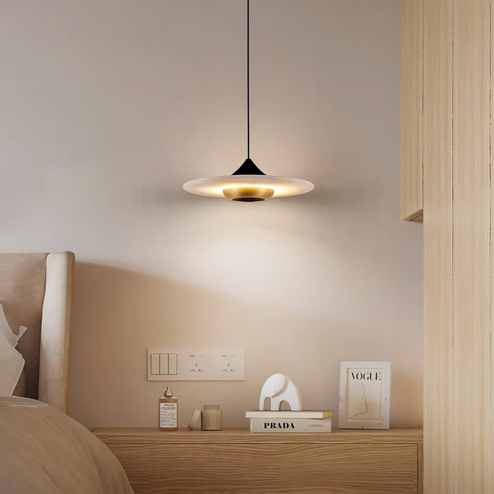 Lampa Wisząca W Kształcie Latającego Spodka z Marmuru