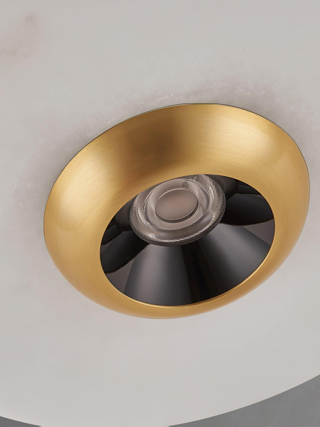 Lampa Wisząca W Kształcie Latającego Spodka z Marmuru