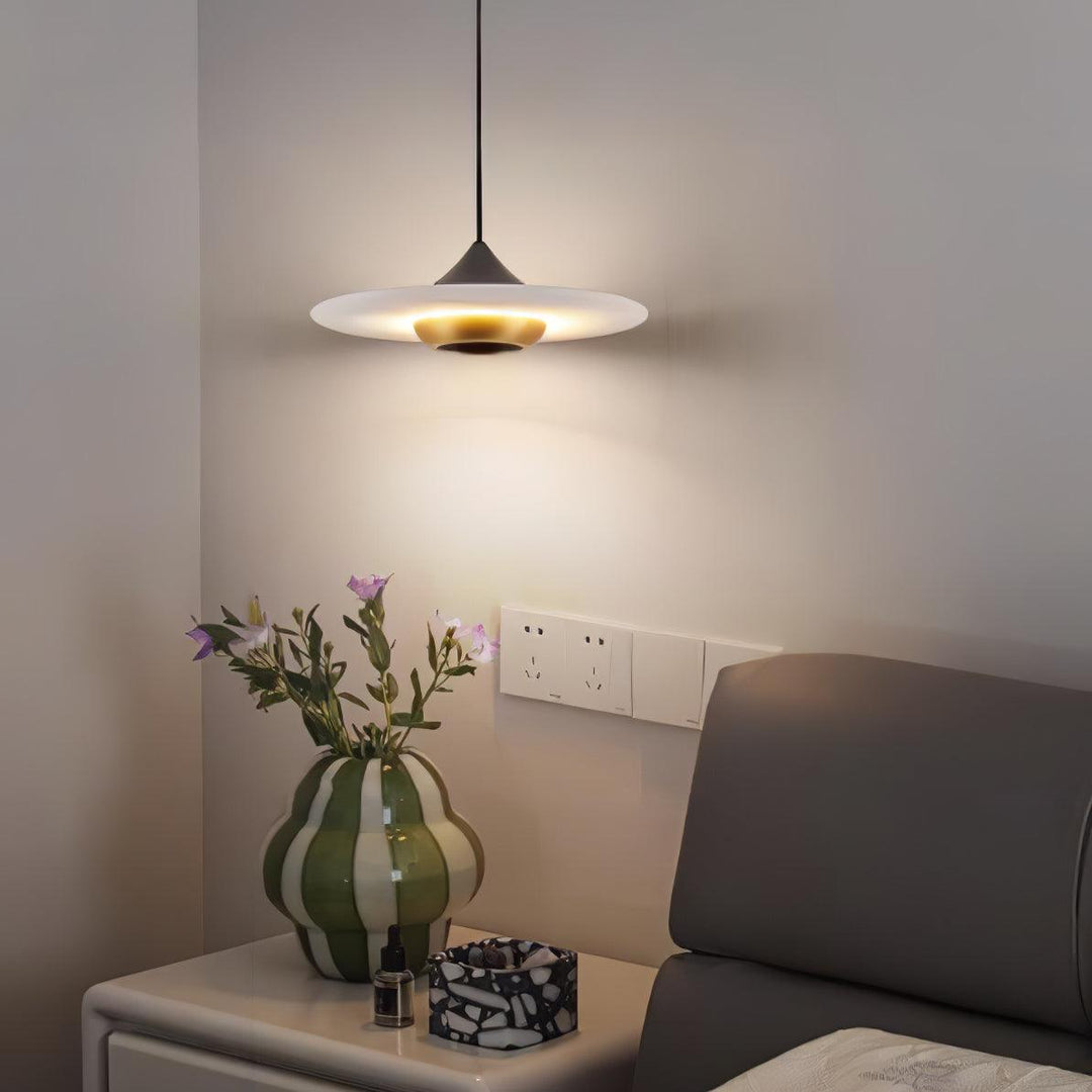Lampa Wisząca W Kształcie Latającego Spodka z Marmuru