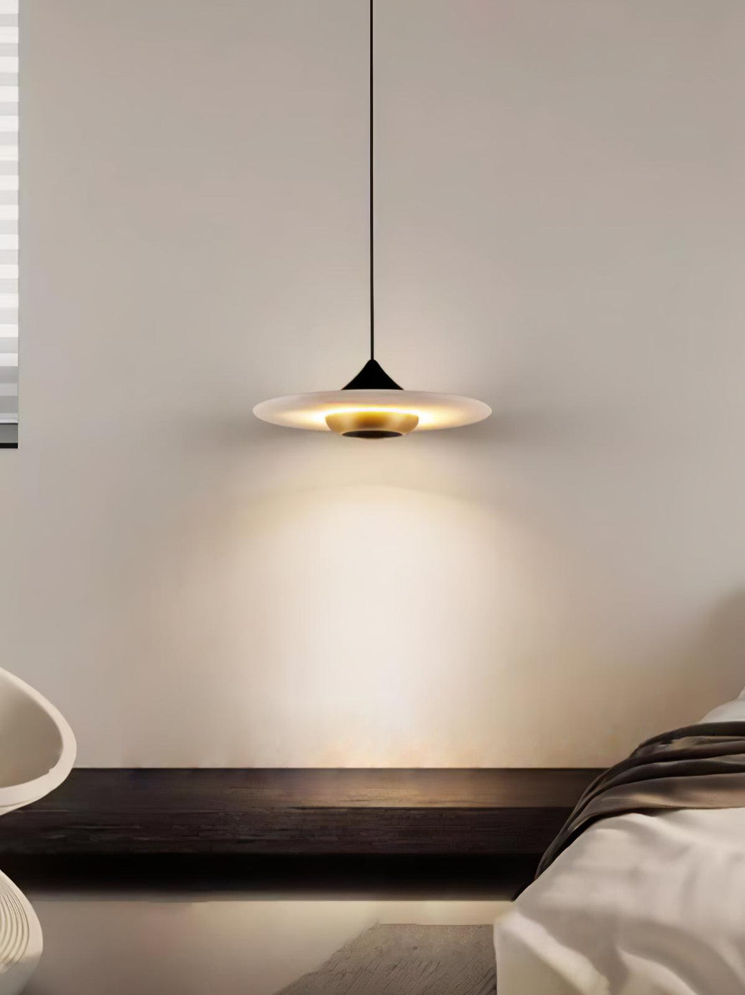 Lampa Wisząca W Kształcie Latającego Spodka z Marmuru