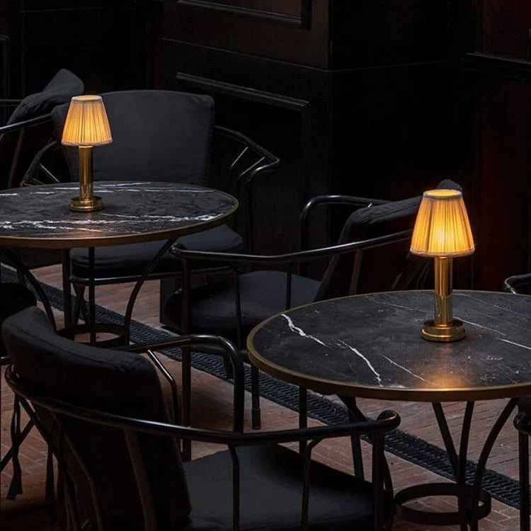 LED bezprzewodowa metalowa lampa stołowa