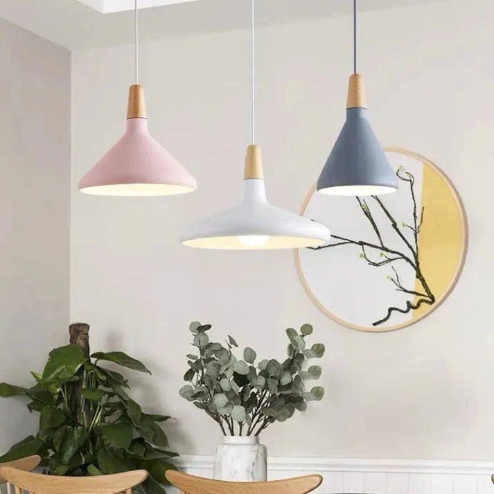 Metalowa lampa wisząca w kształcie stożka Francuskiego Makaronu