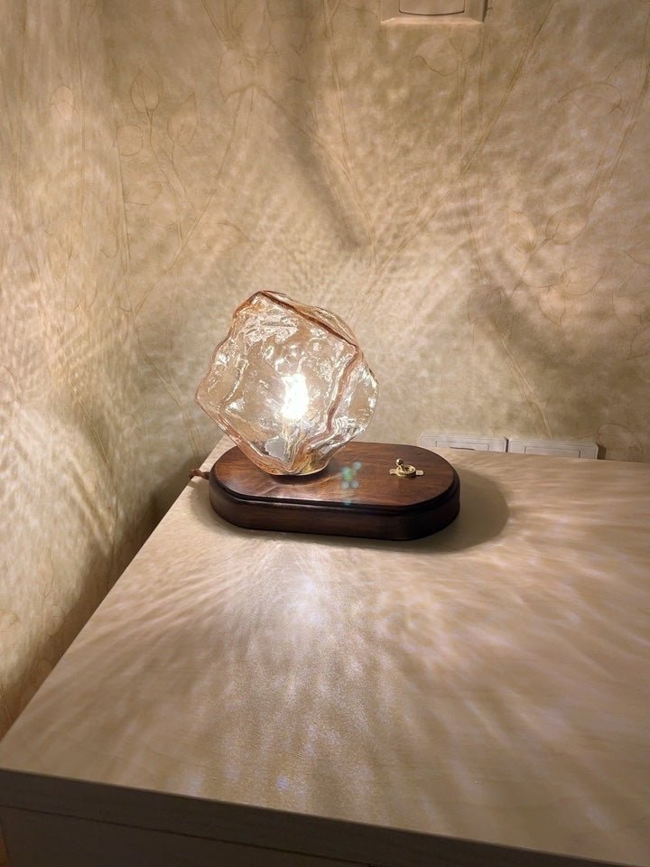 Lampa stołowa z kamienia lodowego