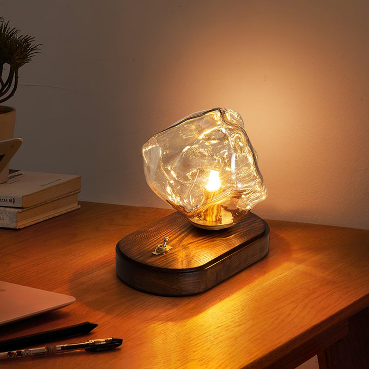 Lampa stołowa z kamienia lodowego