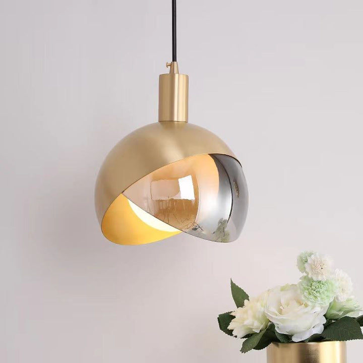 Nowoczesna złota szklana lampa wisząca