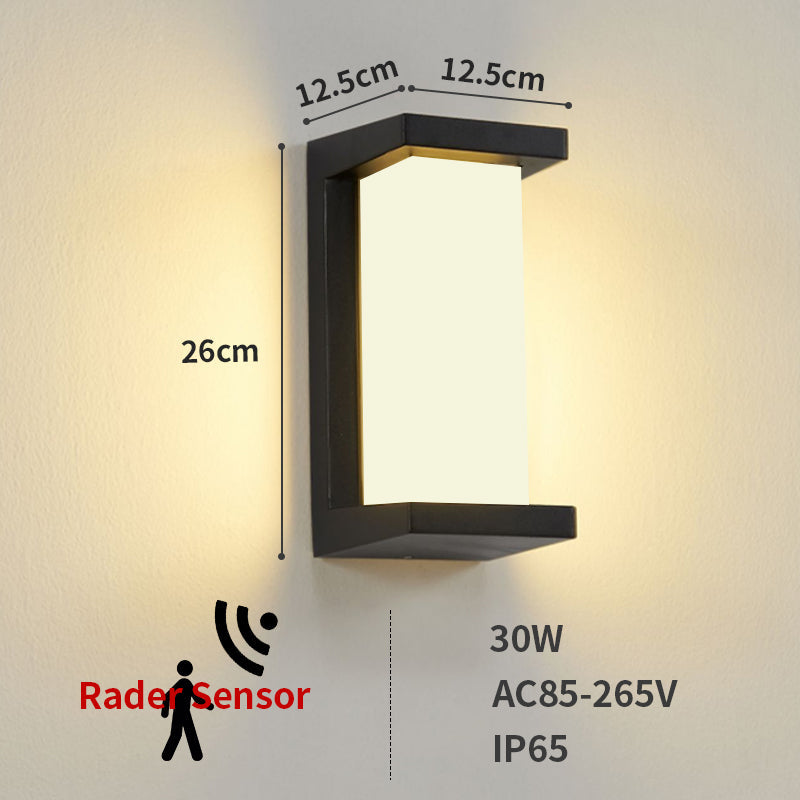 Lampa ścienna z czujnikiem ruchu