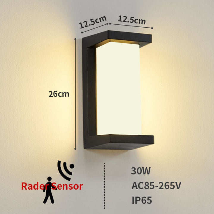 Lampa ścienna z czujnikiem ruchu