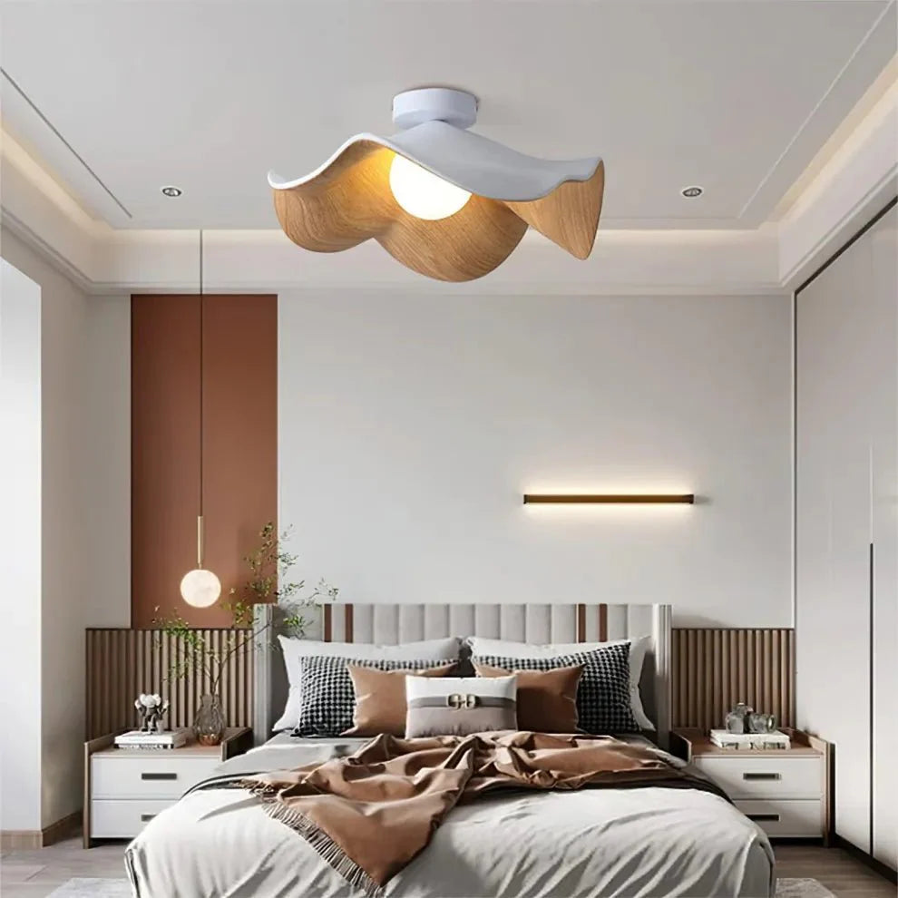 Skandynawska lampa sufitowa Lotus z żywicy
