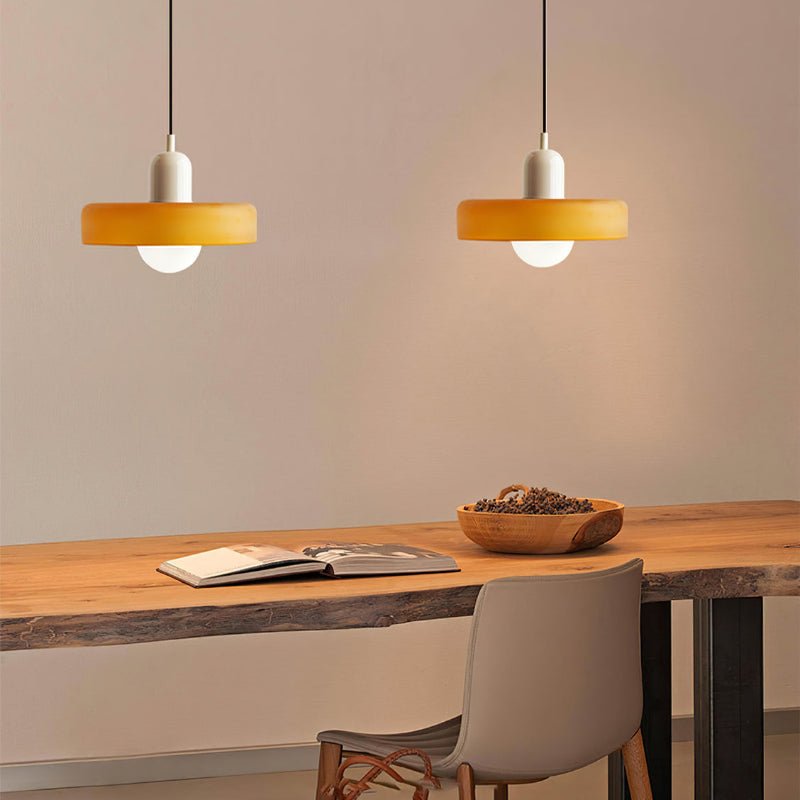 Lampa wisząca Bauhaus z kolorowego szkła