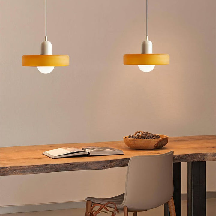 Lampa wisząca Bauhaus z kolorowego szkła