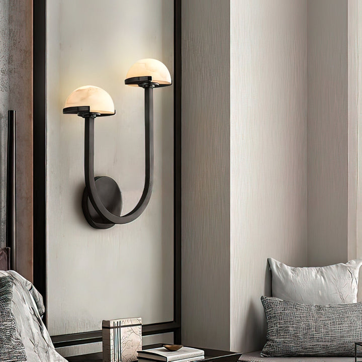 Lampa ścienna z alabastru w kształcie grzyba