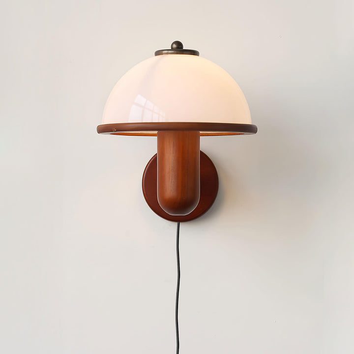 Lampa ścienna z drewna w kształcie grzyba
