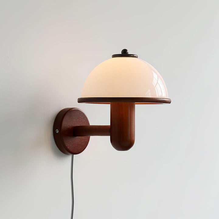 Lampa ścienna z drewna w kształcie grzyba