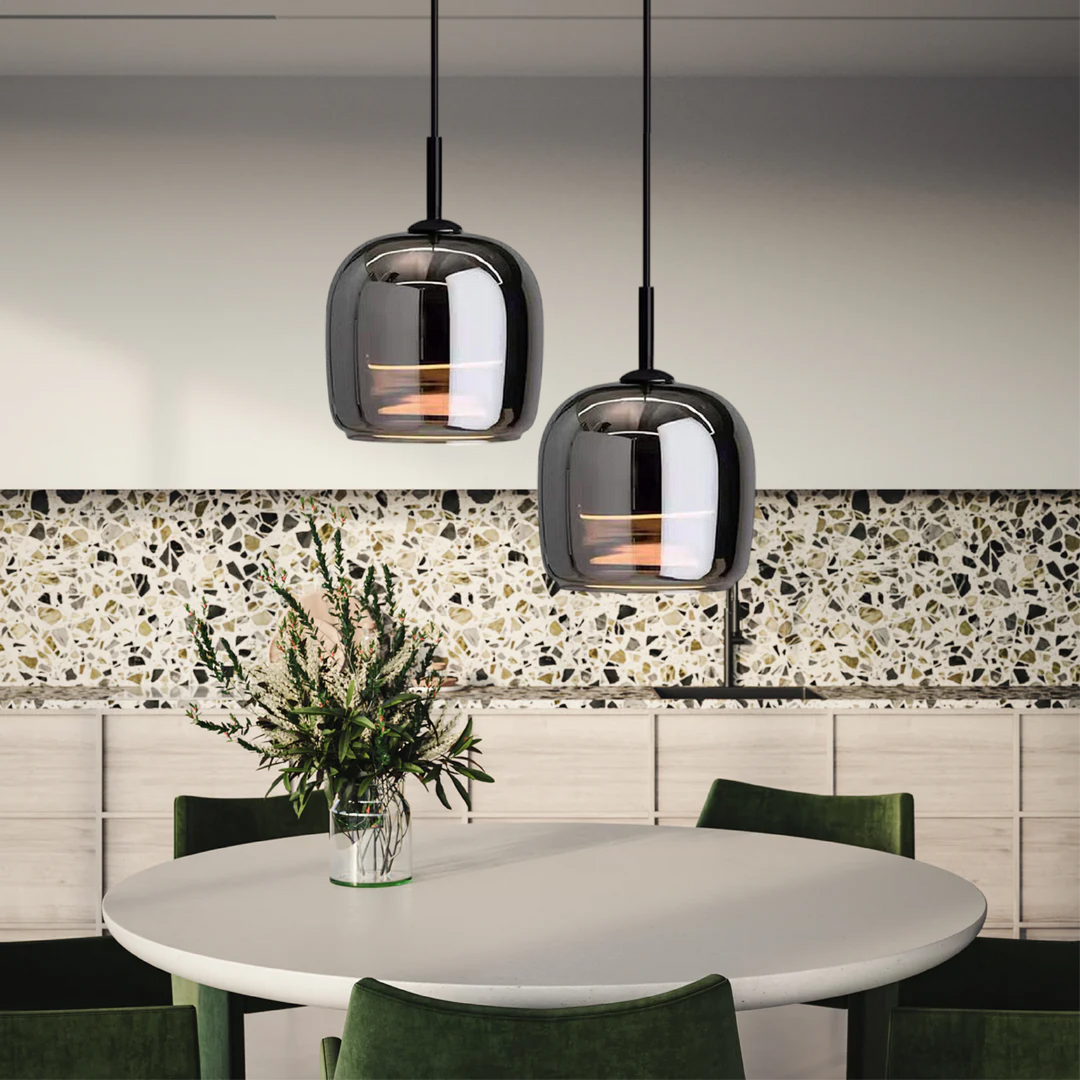 Skandynawska czarna szklana lampa wisząca