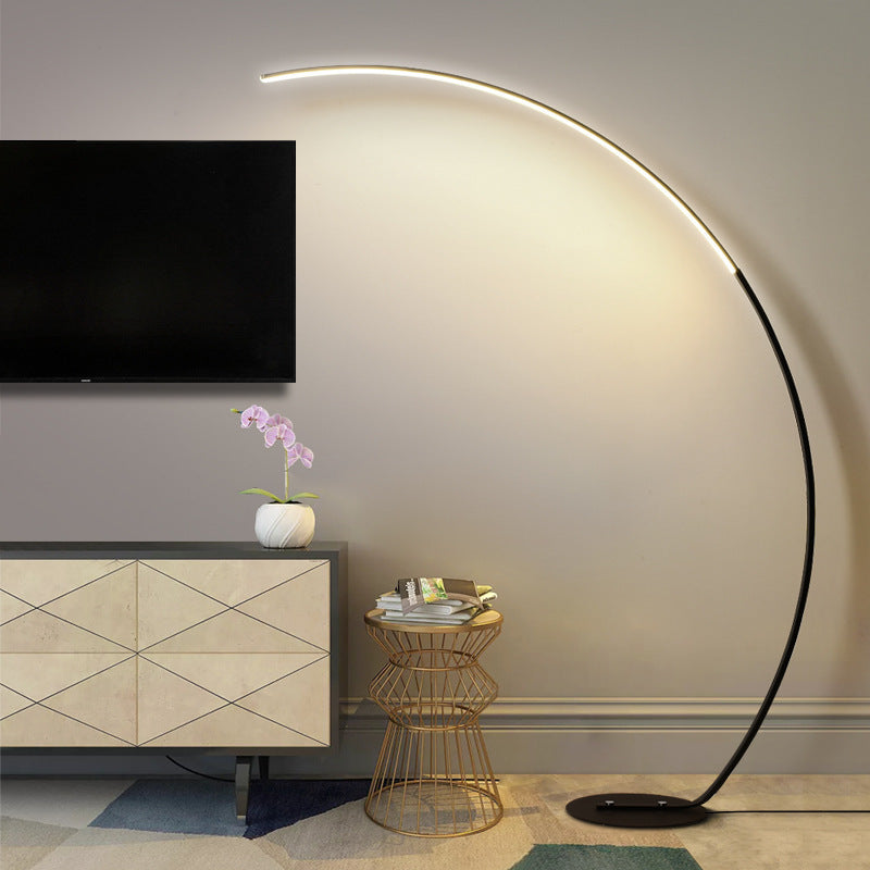 Lampa podłogowa Ardorus w dużym, zakrzywionym kształcie