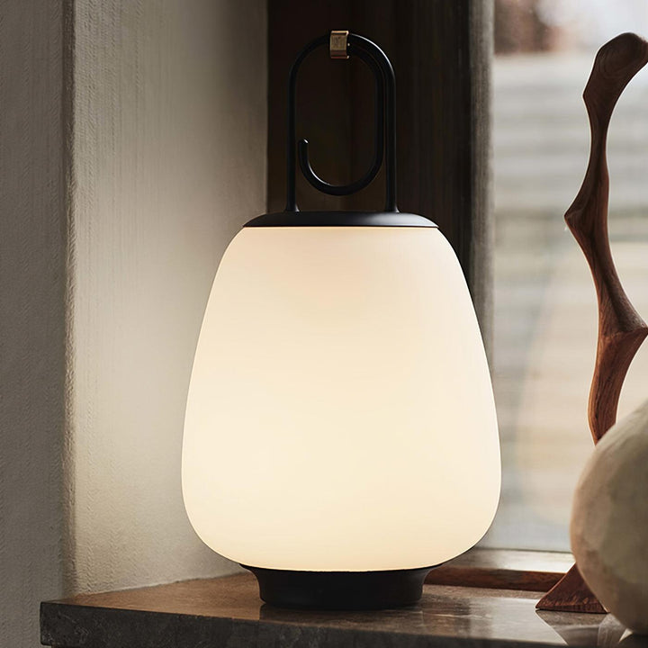 Przenośna latarnia z wbudowaną baterią lampa stołowa