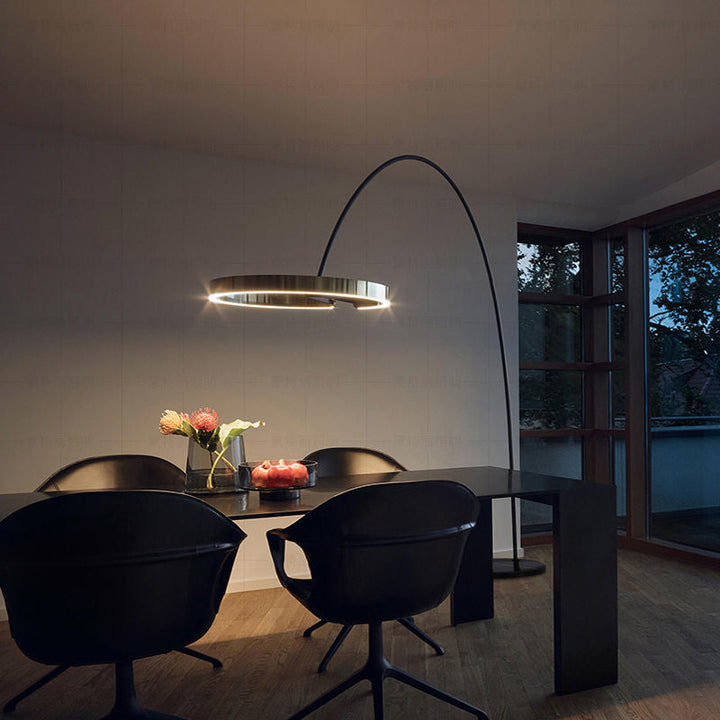 Skandynawska lampa stojąca LED