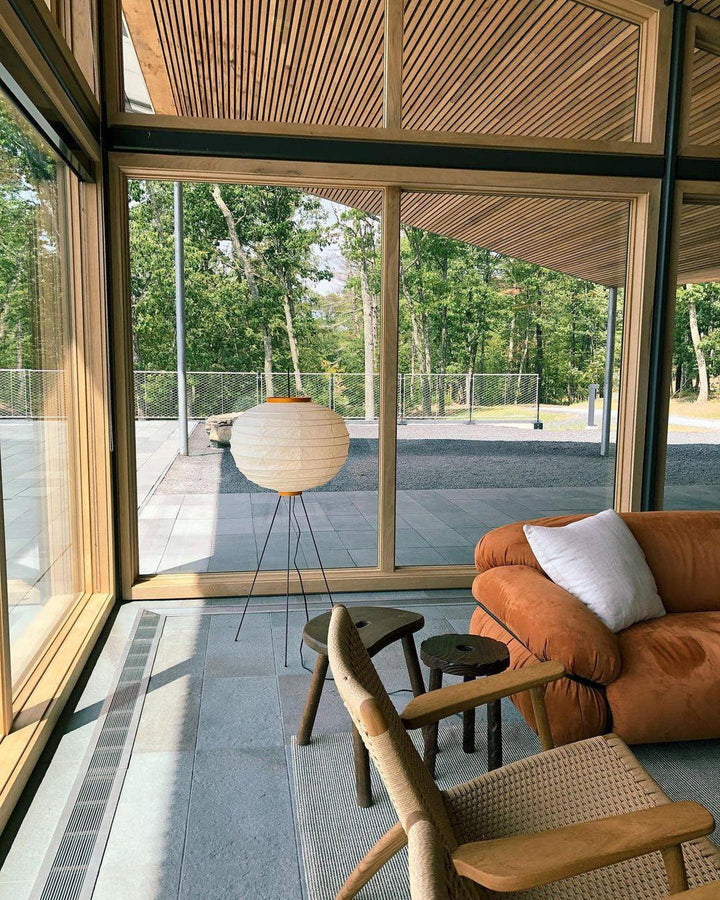 Lampa podłogowa z papieru ryżowego