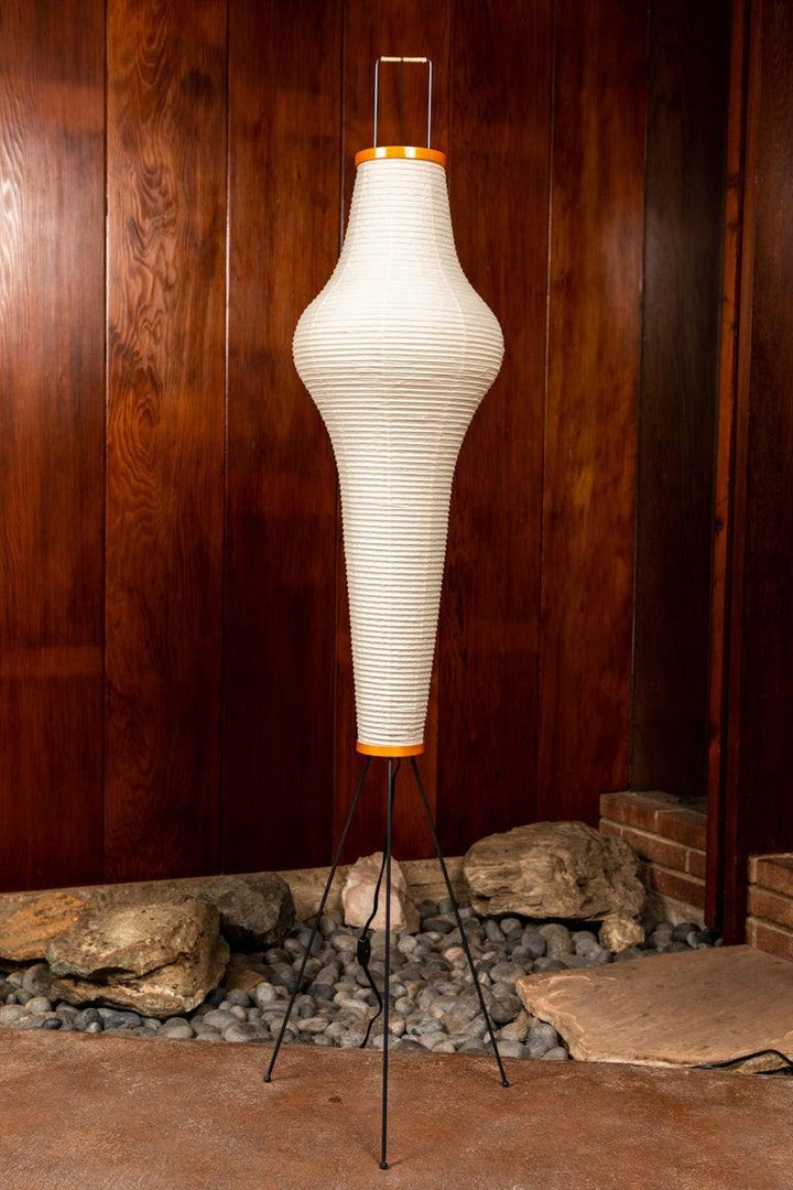 Lampa podłogowa z papieru ryżowego