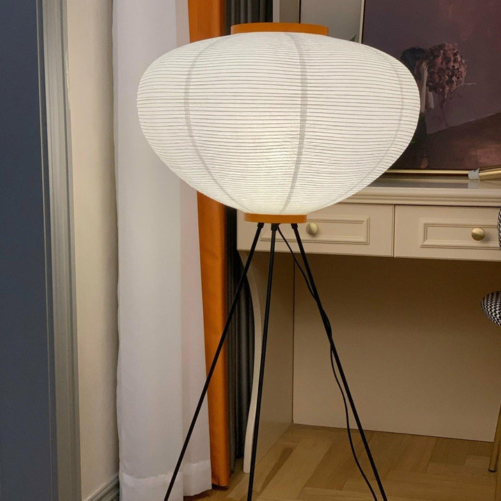 Lampa podłogowa z papieru ryżowego
