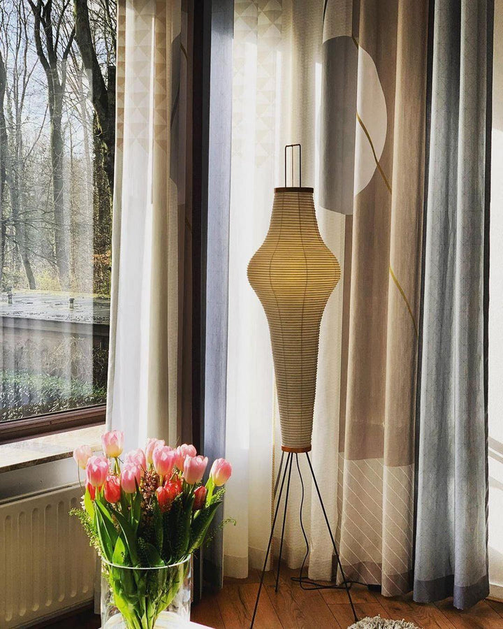 Lampa podłogowa z papieru ryżowego