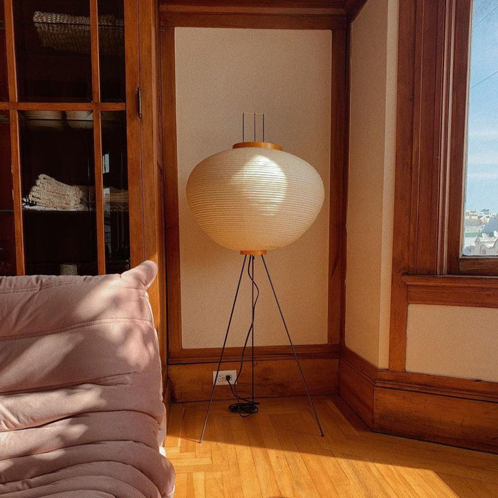 Lampa podłogowa z papieru ryżowego