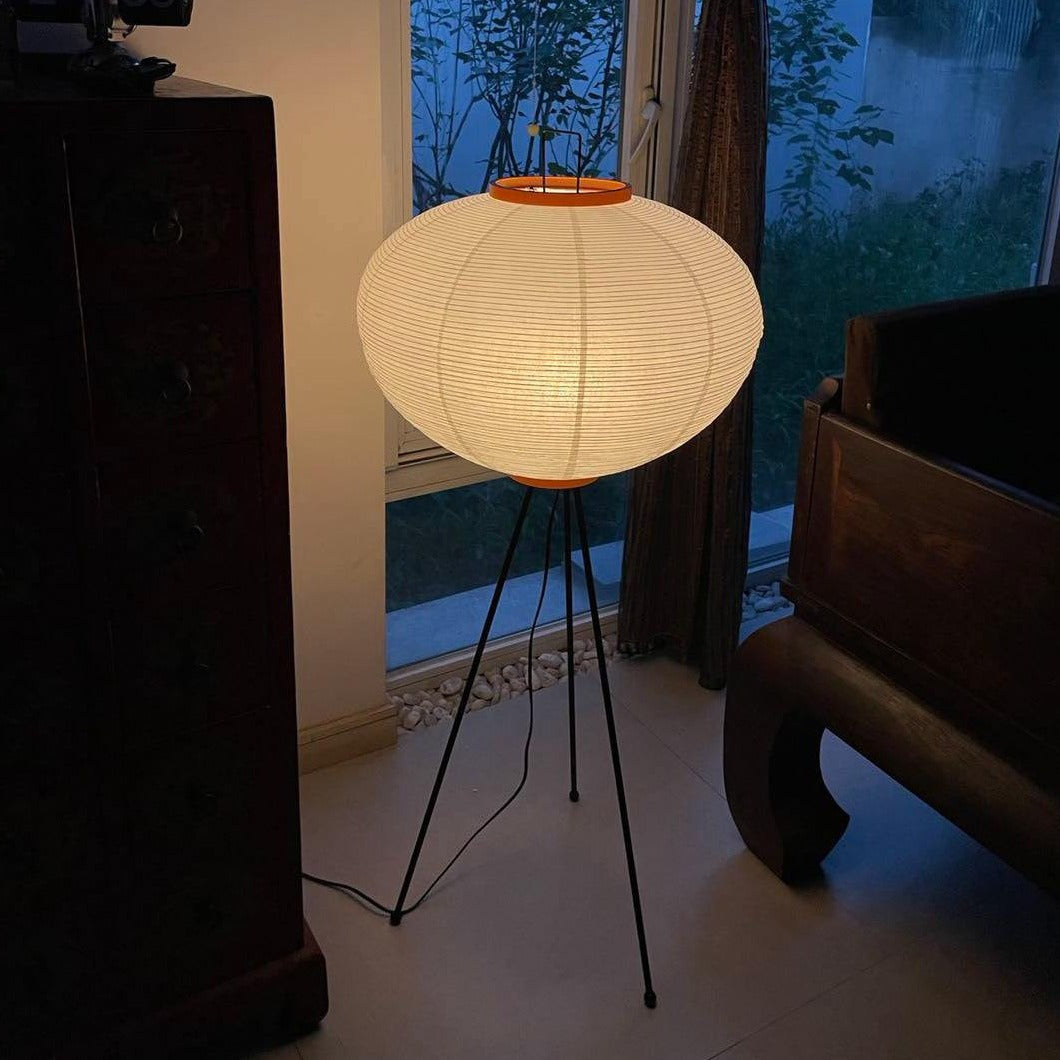 Lampa podłogowa z papieru ryżowego