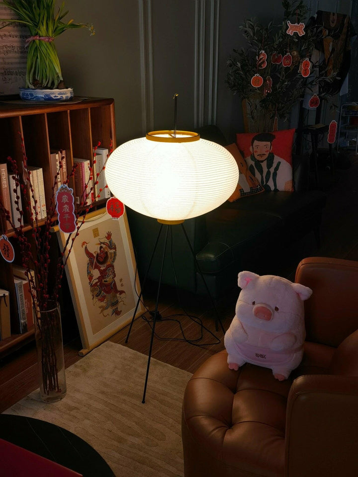 Lampa podłogowa z papieru ryżowego