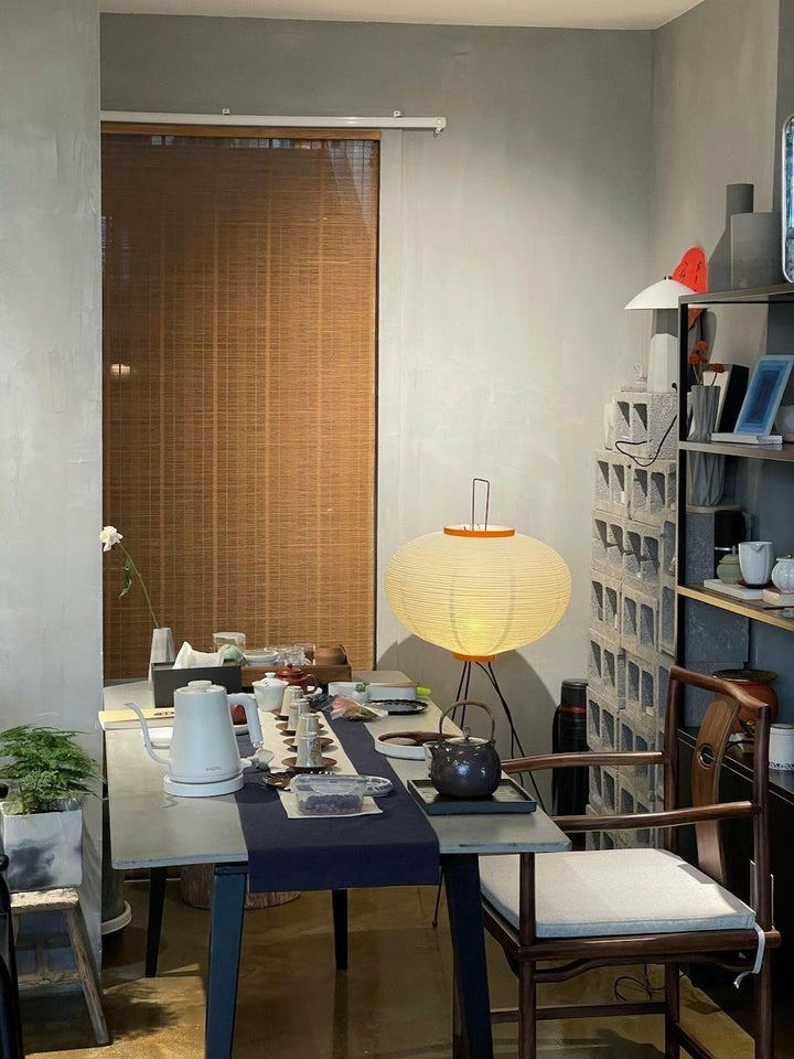 Lampa podłogowa z papieru ryżowego