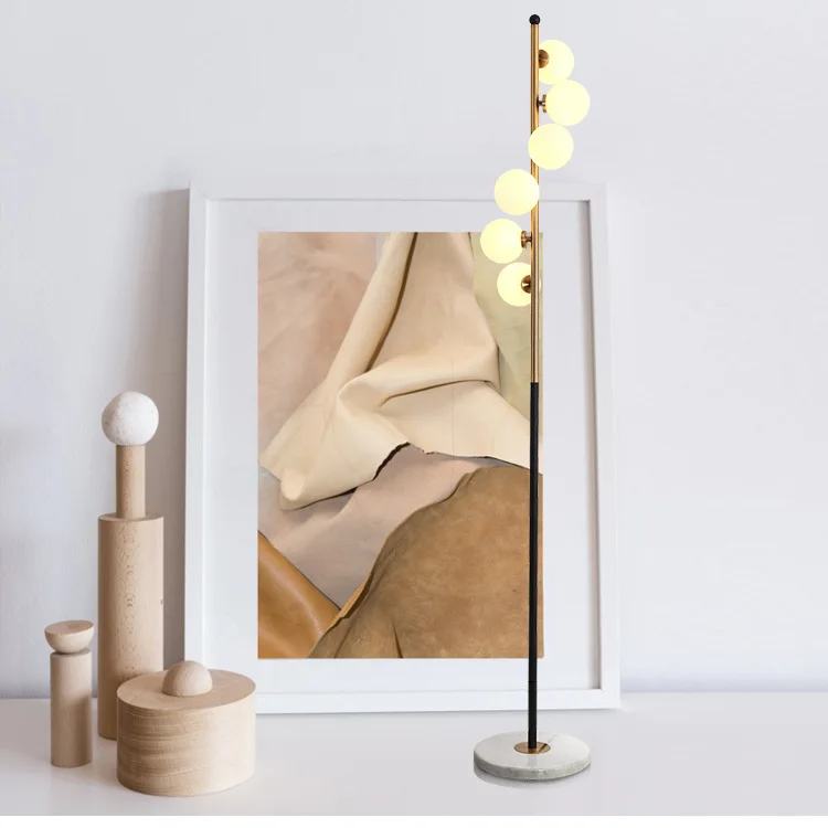 Nordycka szklana lampa podłogowa