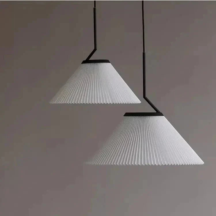 Nordycka plisowana lampa wisząca w kolorze kremowym