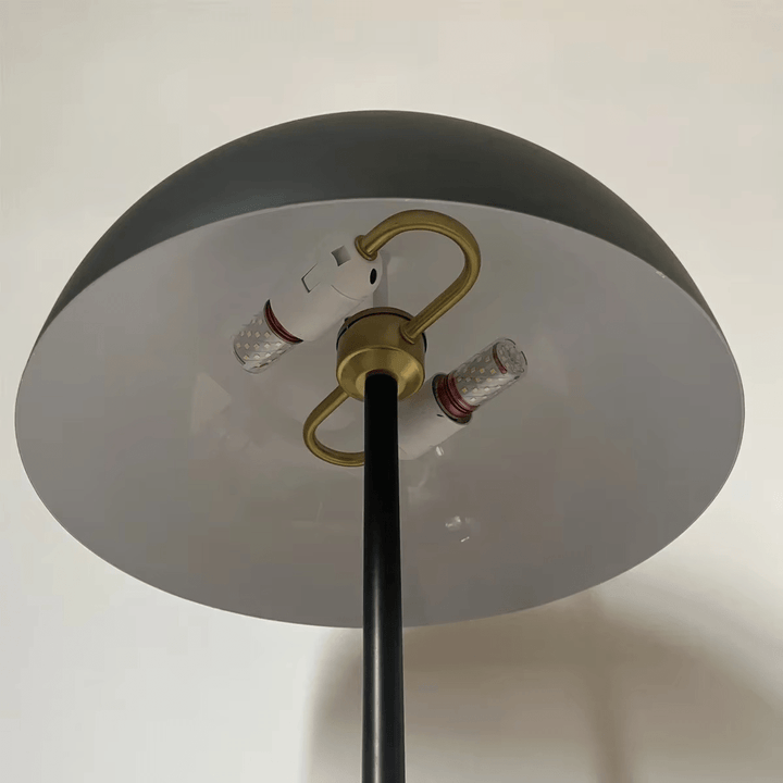 Minimalistyczna skandynawska lampa podłogowa