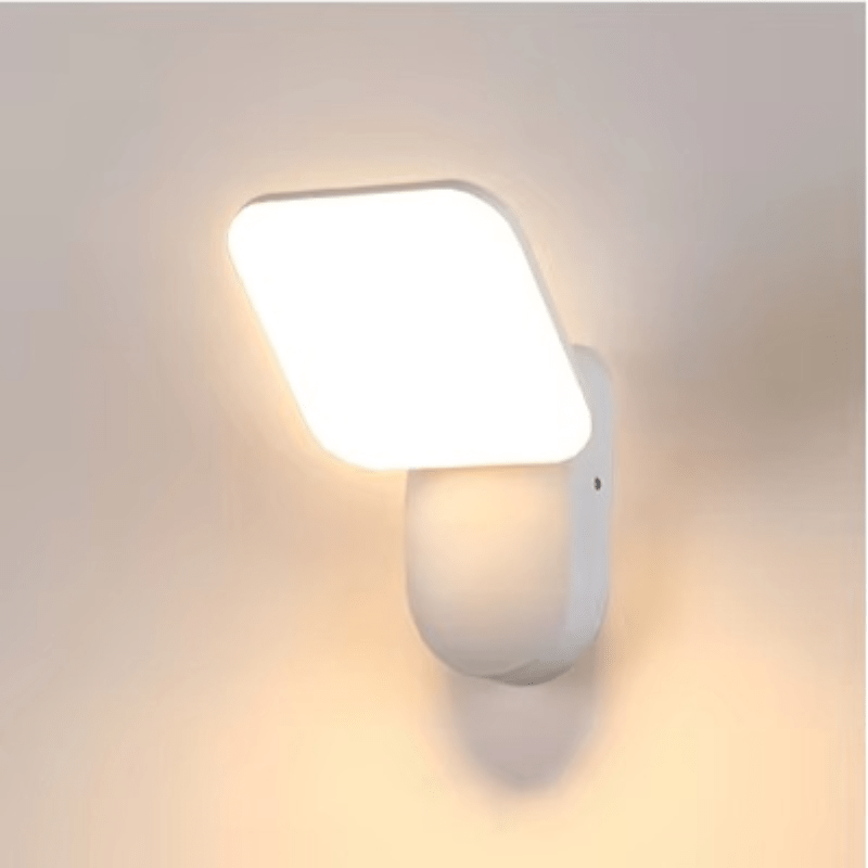 Lampa ścienna LED z czujnikiem ruchu