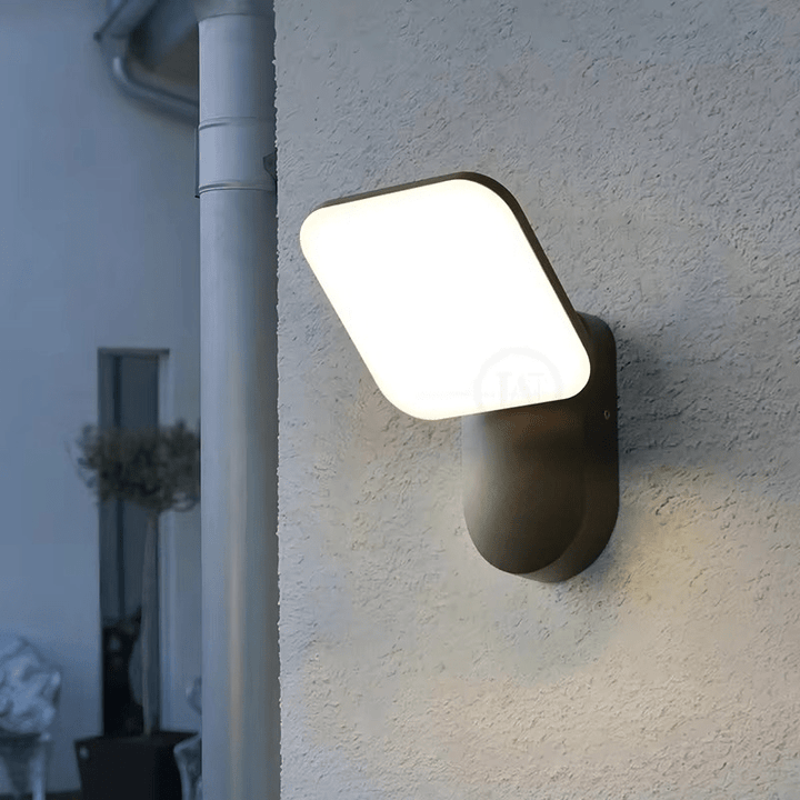 Lampa ścienna LED z czujnikiem ruchu