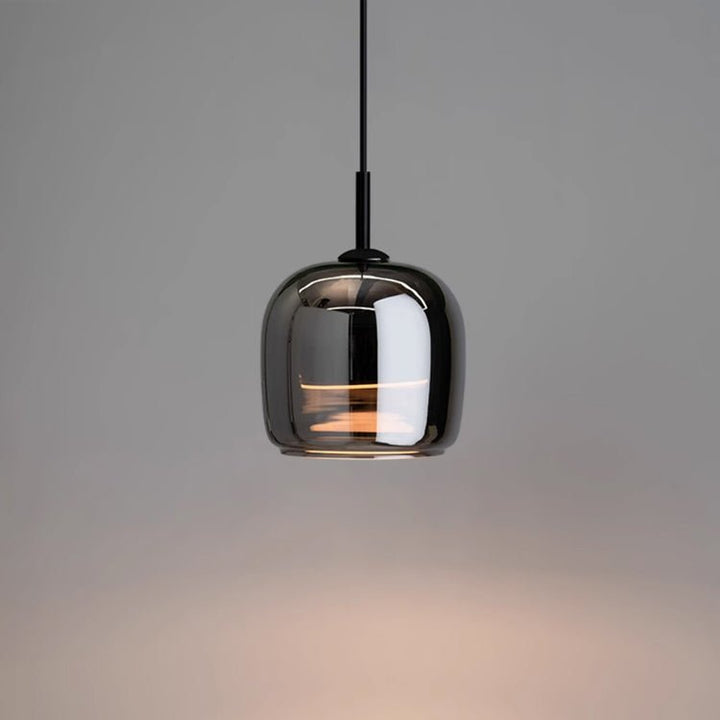 Skandynawska czarna szklana lampa wisząca