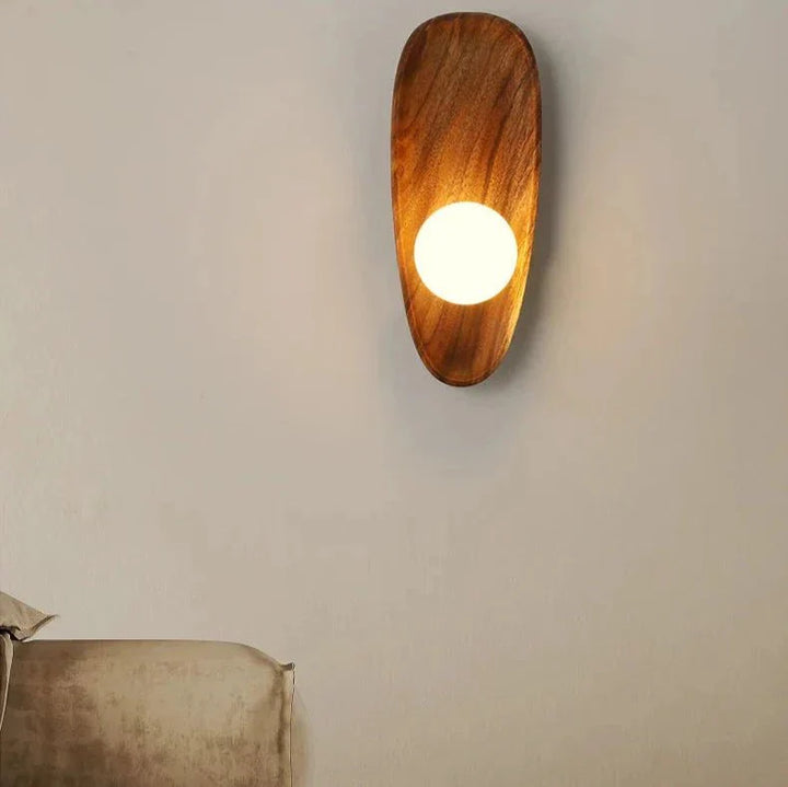 Naturalna drewniana lampa ścienna