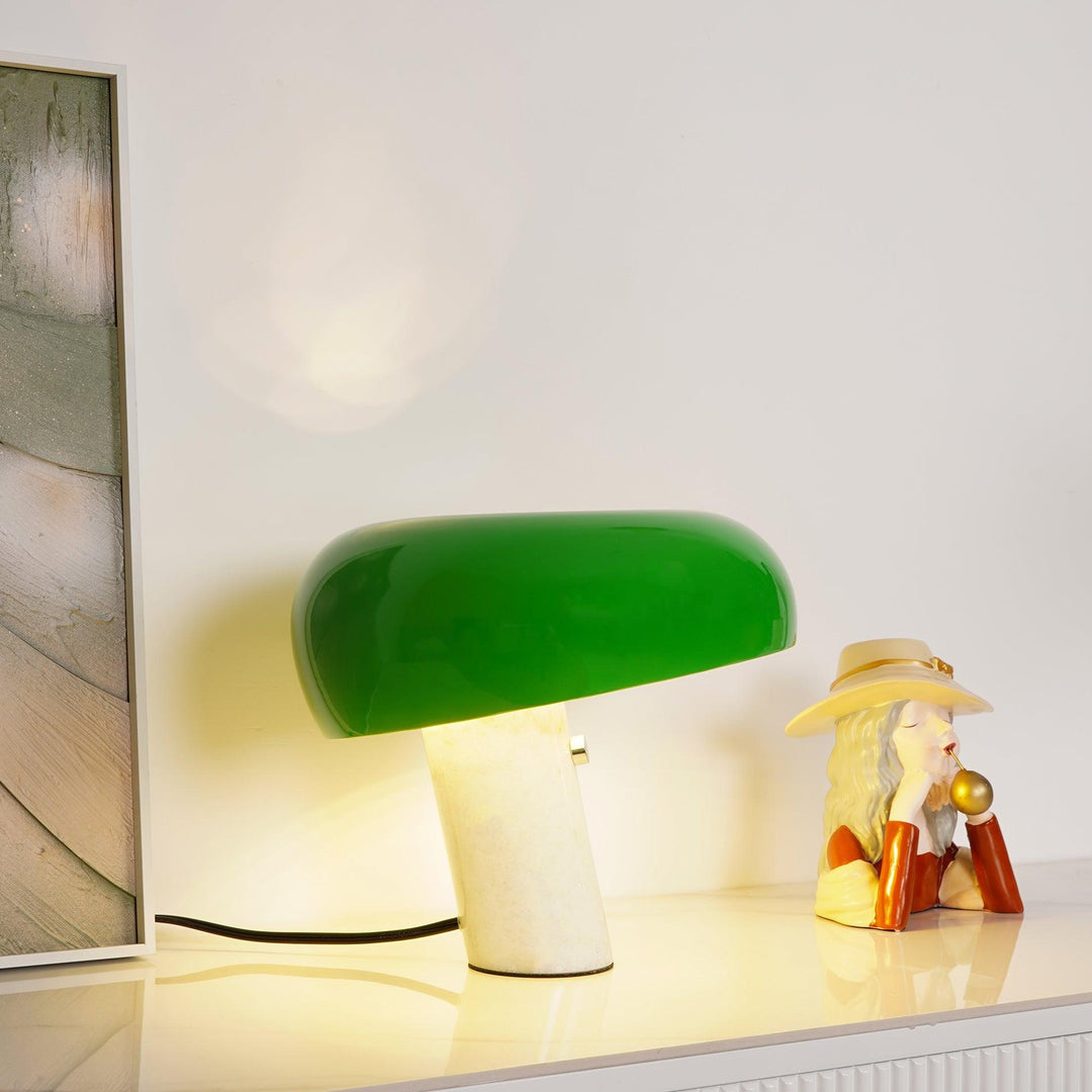 Marmurowa lampa dekoracyjna stołowa