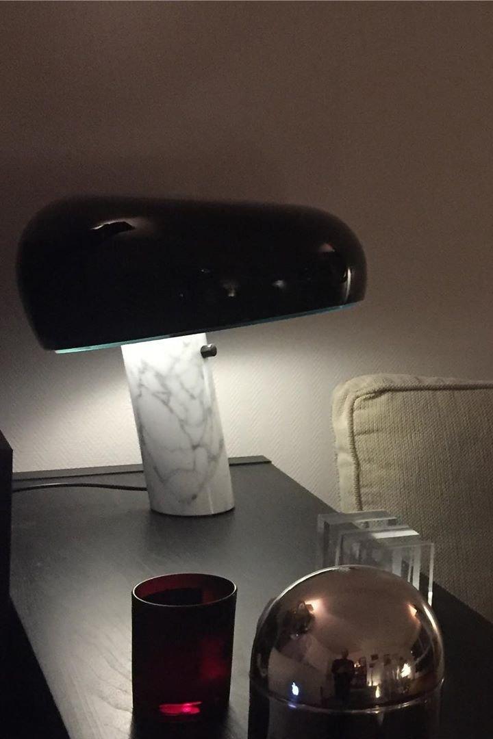 Marmurowa lampa dekoracyjna stołowa